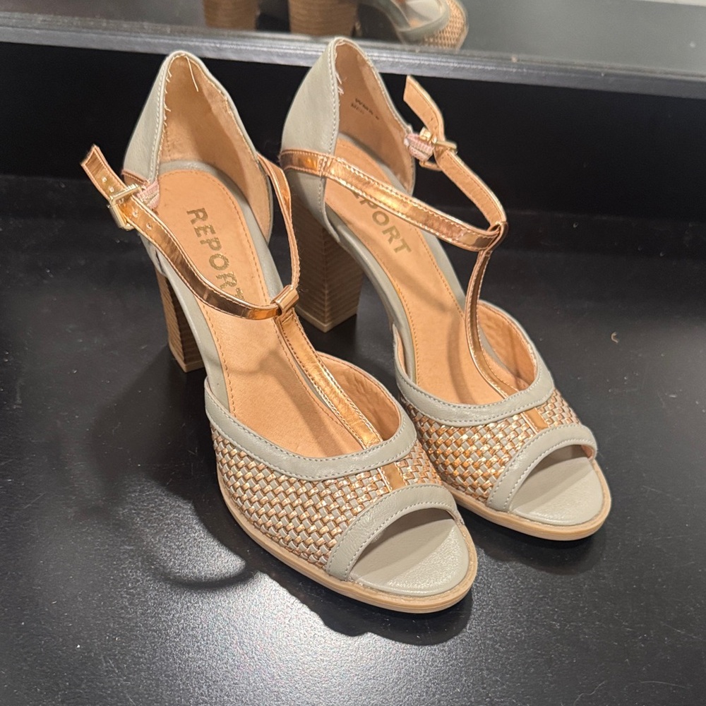 NWT Report Women's Tan and Gold Heeled Sandals